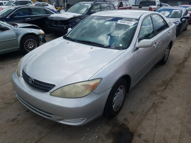 4T1BE32K14U364321 - 2004 TOYOTA CAMRY LE SILVER photo 2