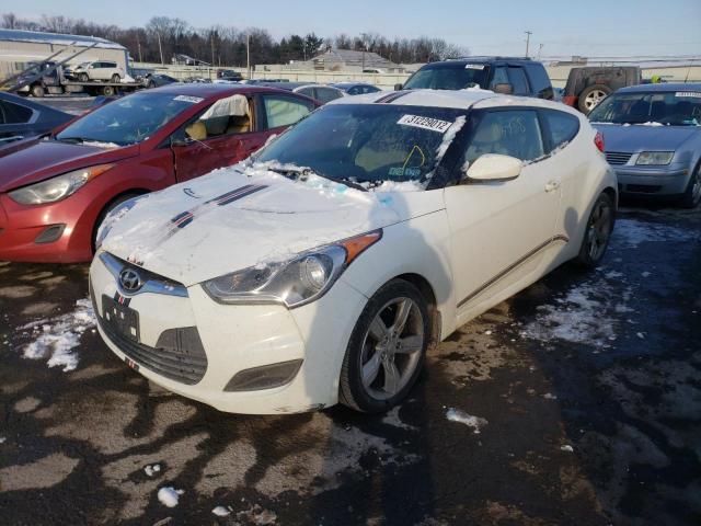 KMHTC6AD7DU134717 - 2013 HYUNDAI VELOSTER WHITE photo 2