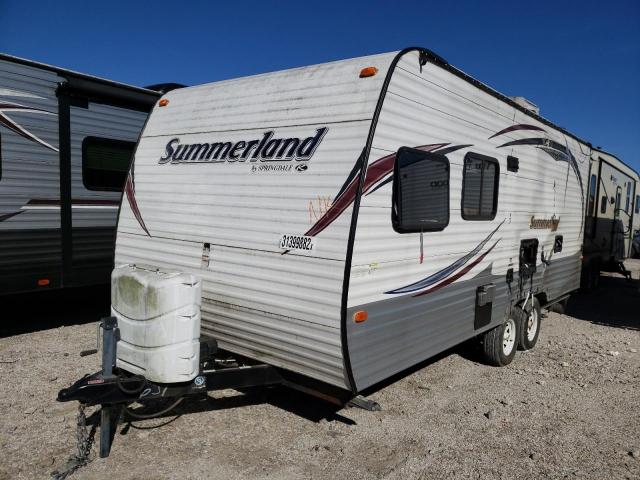 4YDT18922F3150631 - 2015 KEYSTONE SUMMERLAND WHITE photo 2