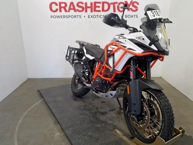 VBKV49409JM996299 - 2018 KTM 1090 ADVEN WHITE photo 2