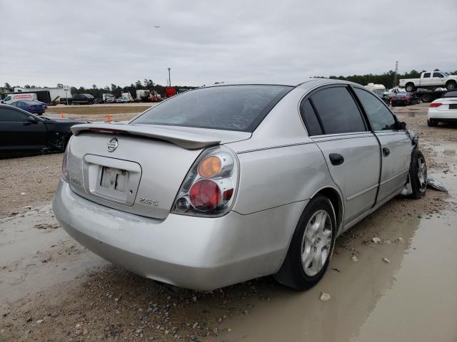 1N4AL11D52C192042 - 2002 NISSAN ALTIMA BAS SILVER photo 4