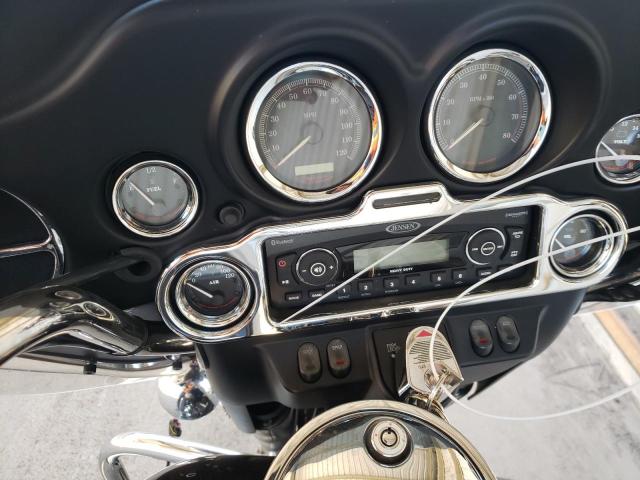 1HD1FCW195Y649579 - 2005 HARLEY-DAVIDSON FLHTCUI 双色 照片 8