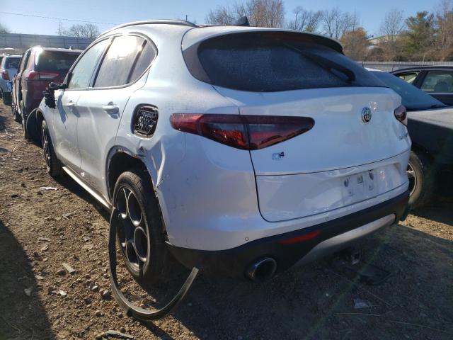 ZASFAKNN3J7B80159 - 2018 ALFA ROMEO STELVIO TI WHITE photo 3