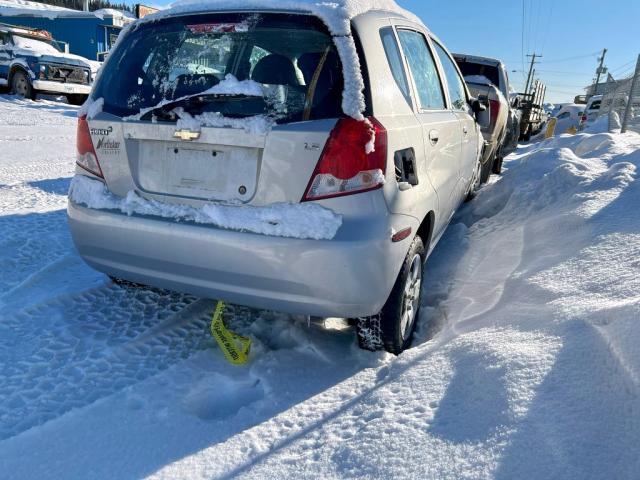 KL1TD65648B220895 - 2008 CHEVROLET AVEO BASE SILVER photo 4