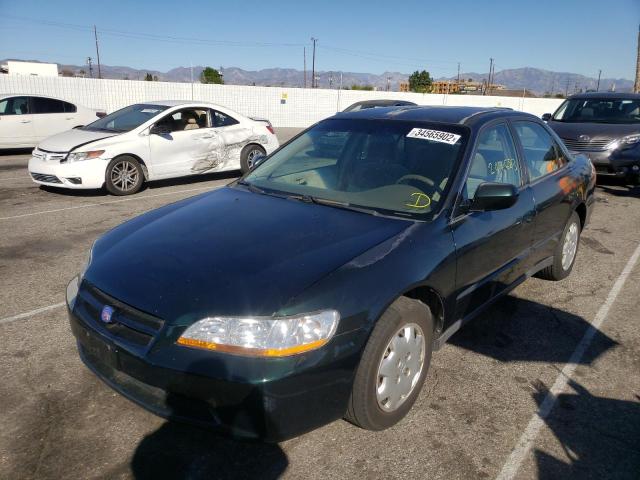 1HGCG6657XA127316 - 1999 HONDA ACCORD LX GREEN photo 2