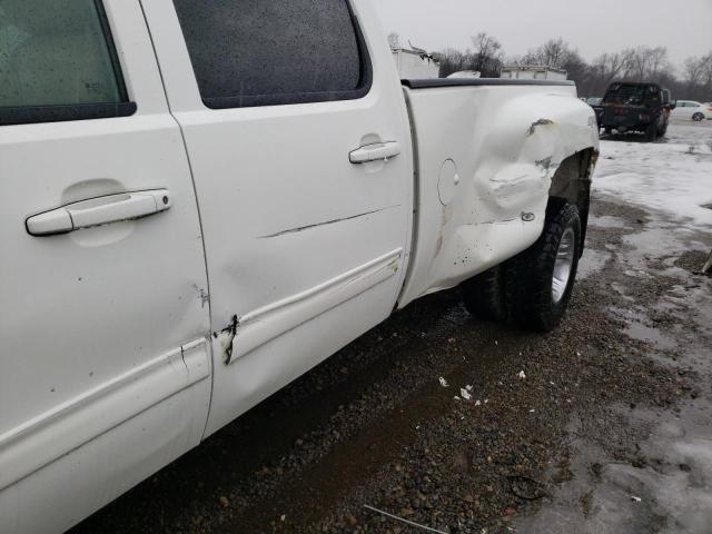 1GT424C88BF224539 - 2011 GMC SIERRA K35 WHITE photo 9