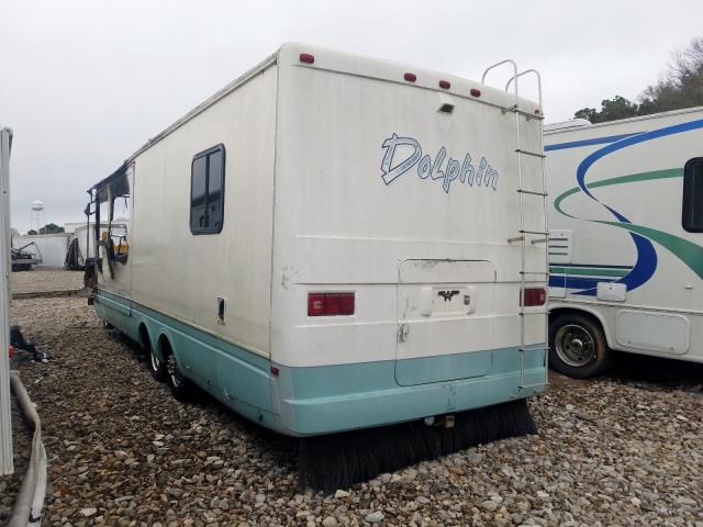 1GBLP37J7W3317729 - 1999 DOLP MOTORHOME WHITE photo 3