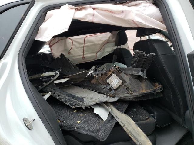 1V25E2CA5LC227189 - 2020 VOLKSWAGEN ATLAS CROS Белый фото 6