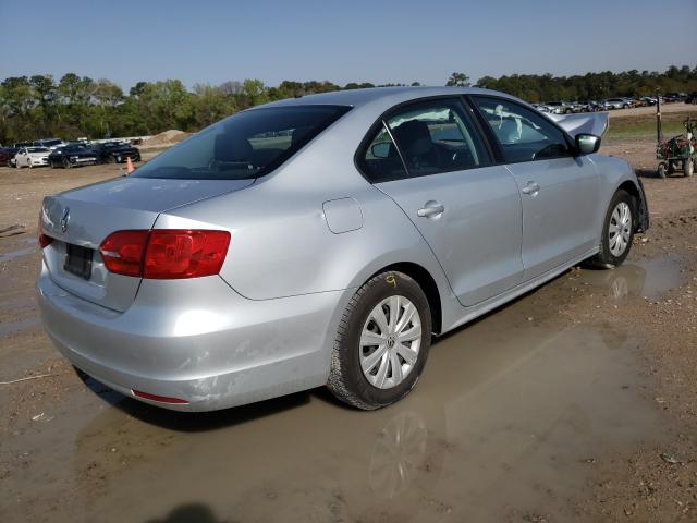 3VW2K7AJ8EM248386 - 2014 VOLKSWAGEN JETTA BASE 银色 照片 4