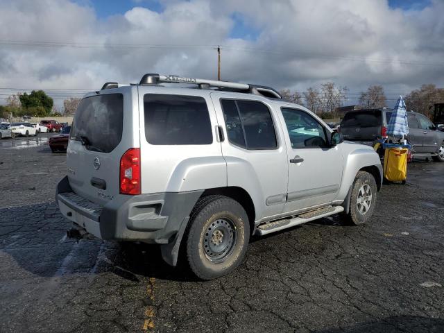 5N1AN0NW5BC514748 - 2011 NISSAN XTERRA OFF SILVER photo 3