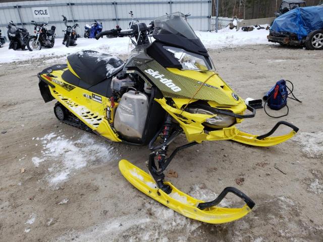 2BPSUTFC7FV000034 - 2015 SKI DOO MXZ YELLOW photo 1