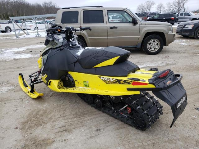 2BPSUTFC7FV000034 - 2015 SKI DOO MXZ YELLOW photo 3