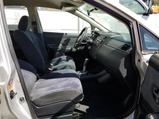 3N1BC11E39L404414 - 2009 NISSAN VERSA S SILVER photo 5