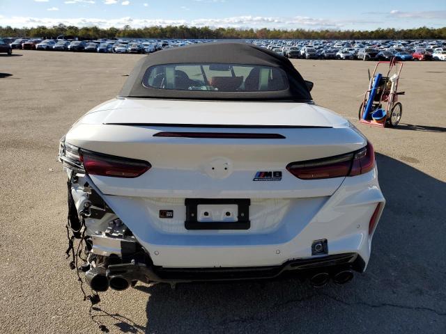 WBSDZ0C08PCL26827 - 2023 BMW M8 WHITE photo 6