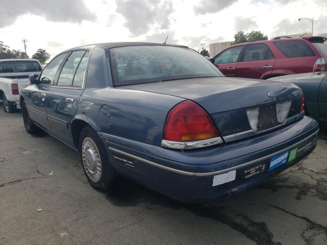 2FAFP73W3WX101922 - 1998 FORD CROWN VICT BLUE photo 2