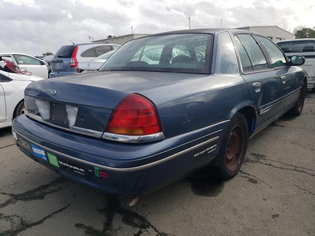 2FAFP73W3WX101922 - 1998 FORD CROWN VICT BLUE photo 3
