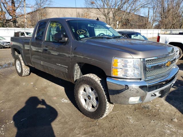 1GCRKSE76DZ265767 - 2013 CHEVROLET SILVERADO GRAY photo 4