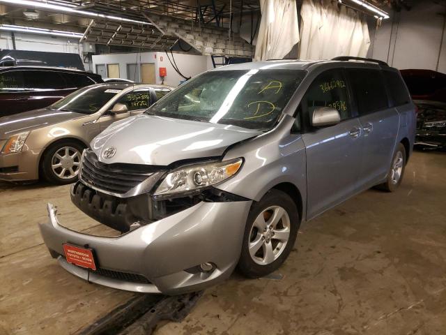 5TDKK3DC3BS134736 - 2011 TOYOTA SIENNA LE SILVER photo 2