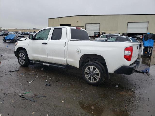 5TFUM5F17KX082046 - 2019 TOYOTA TUNDRA DOU WHITE photo 2