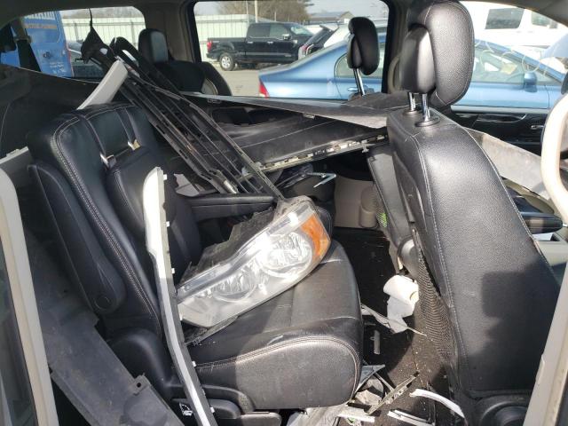 2C4RC1BG2ER437882 - 2014 CHRYSLER TOWN & COU Silber Foto 11