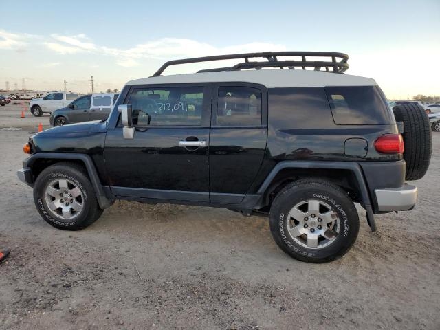 JTEZU11F68K007955 - 2008 TOYOTA FJ CRUISER BLACK photo 2