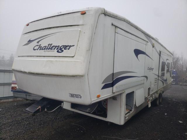 4YDF34T264H402583 - 2004 KEYSTONE CHALLENGER WHITE photo 2