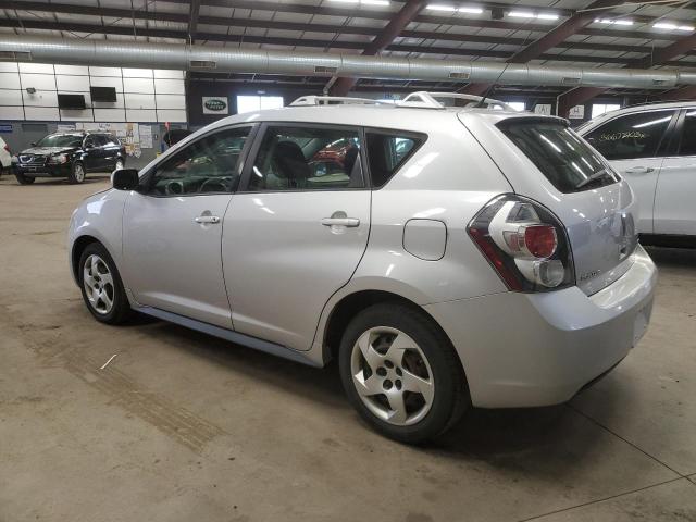 5Y2SL6E83AZ407289 - 2010 PONTIAC VIBE SILVER photo 2