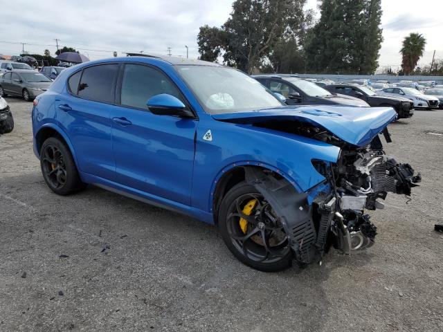 ZASFAKEV7J7C24454 - 2018 ALFA ROMEO STELVIO QU BLUE photo 4