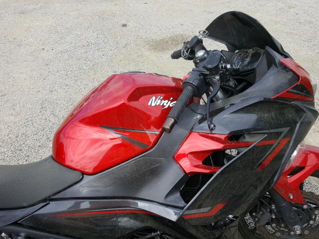 JKAEXKG16KDA32472 - 2019 KAWASAKI EX400 RED photo 5