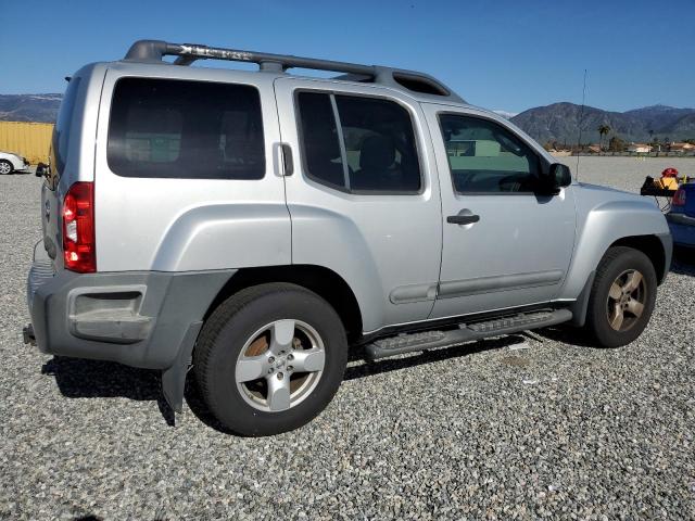 5N1AN08W15C604771 - 2005 NISSAN XTERRA SILVER photo 3