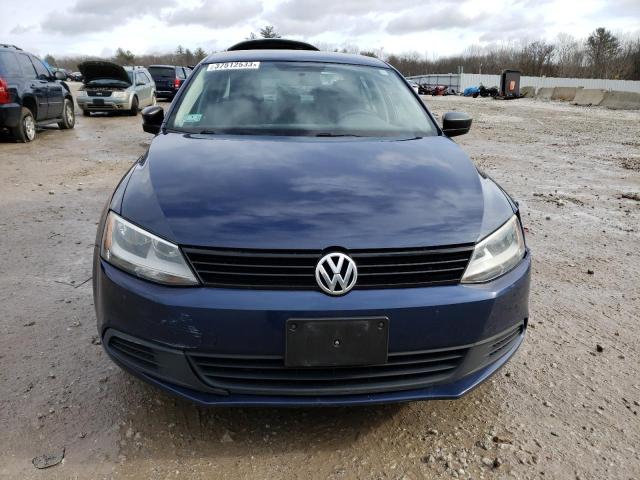 3VW2K7AJ0EM378033 - 2014 VOLKSWAGEN JETTA BASE BLUE photo 5