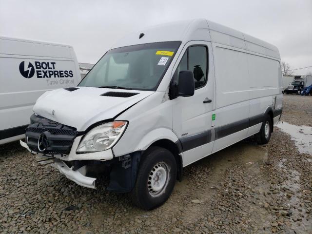 WD3PE8CBXB5578019 - 2011 MERCEDES-BENZ SPRINTER 2 WHITE photo 2