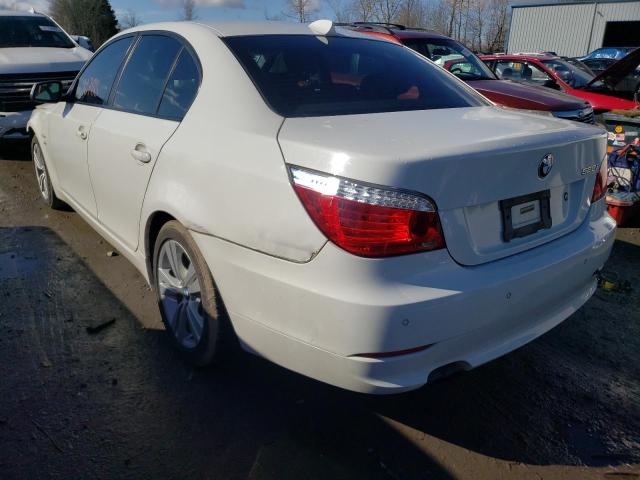 WBANV1C58AC388662 - 2010 BMW 528 XI WHITE photo 3