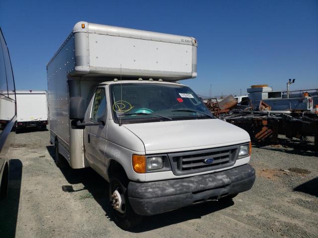 1FDXE45S07DA09393 - 2007 FORD E450 WHITE photo 1