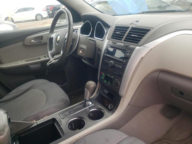 1GNKRGEDXBJ167411 - 2011 CHEVROLET TRAVERSE SILVER photo 9