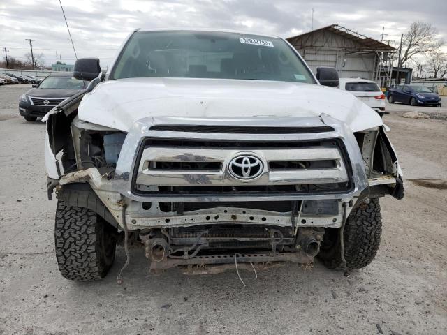 5TFEY5F16DX147058 - 2013 TOYOTA TUNDRA CRE WHITE photo 5