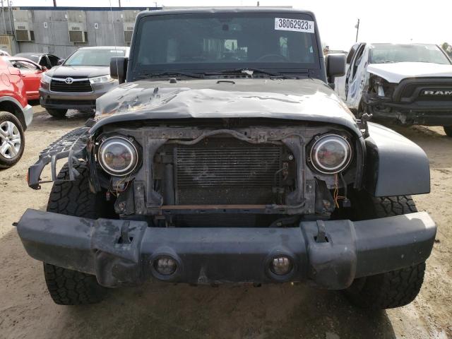 1C4BJWEG5DL657153 - 2013 JEEP WRANGLER U BLACK photo 5