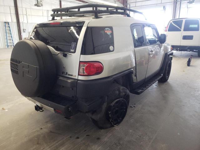 JTEBU11F370049298 - 2007 TOYOTA FJ CRUISER SILVER photo 4