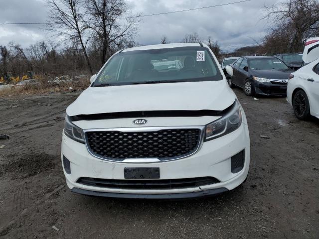 KNDMA5C14G6150023 - 2016 KIA SEDONA L WHITE photo 5