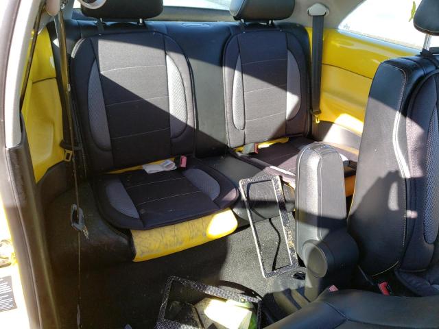 3VWCD21C42M450141 - 2002 VOLKSWAGEN NEW BEETLE YELLOW photo 10