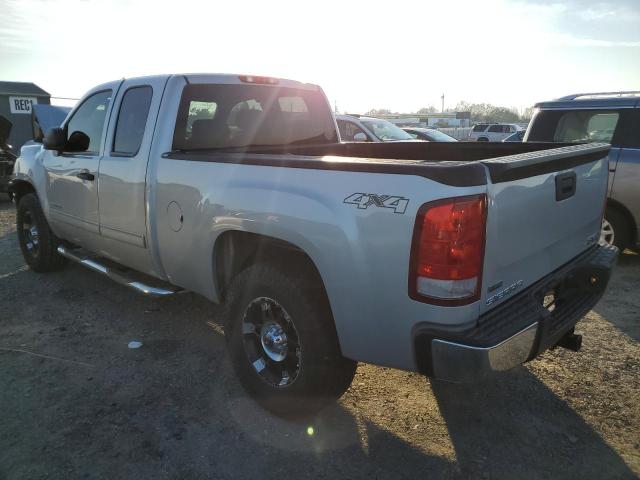 1GTR2UEA1BZ380295 - 2011 GMC SIERRA K15 SILVER photo 2