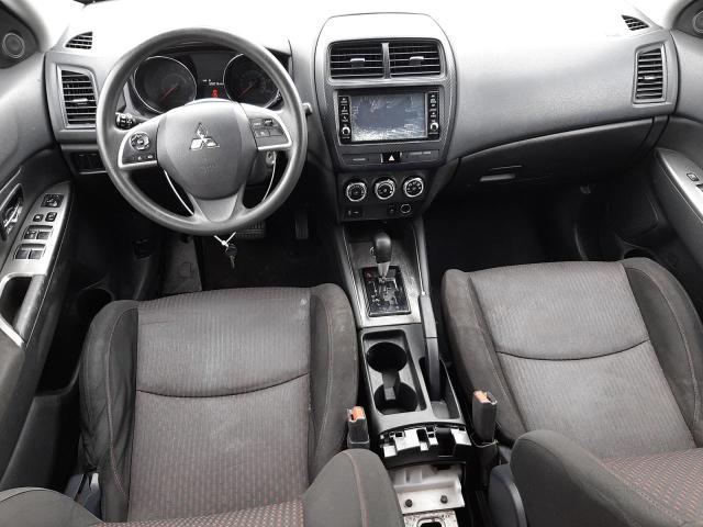 JA4AR3AU9JZ006951 - 2018 MITSUBISHI OUTLANDER შავი ფოტო 8