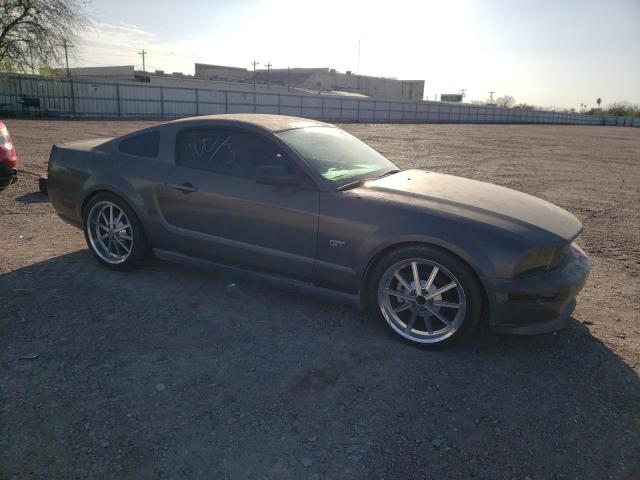 1ZVFT82H565231701 - 2006 FORD MUSTANG GT GRAY photo 4