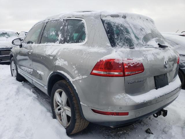 WVGEG9BP1CD007483 - 2012 VOLKSWAGEN TOUAREG HY SILVER photo 2