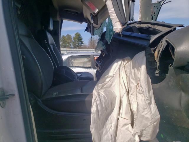 3C6TRVAG8GE112775 - 2016 RAM PROMASTER WHITE photo 5