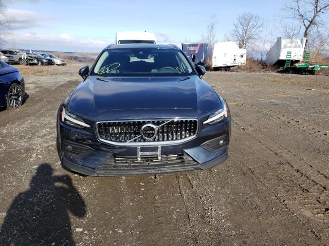 YV4102WK1N1086667 - 2022 VOLVO V60 CROSS BLUE photo 5