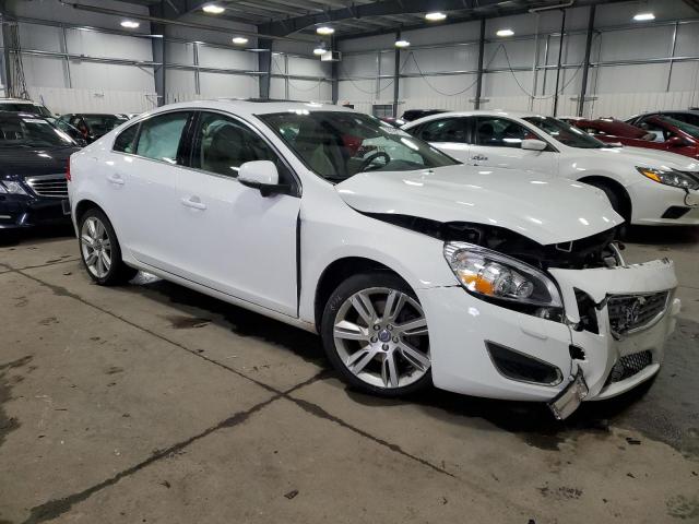 YV1902FH5C2056003 - 2012 VOLVO S60 T6 WHITE photo 4