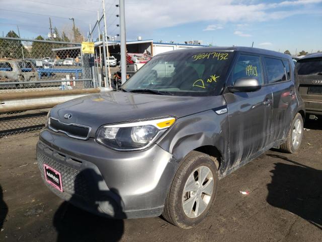 KNDJN2A26G7242102 - 2016 KIA SOUL GRAY photo 2