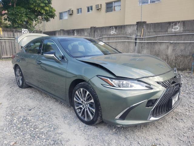 JTHB21B1XK2029624 - 2019 LEXUS ES 300H GREEN photo 1