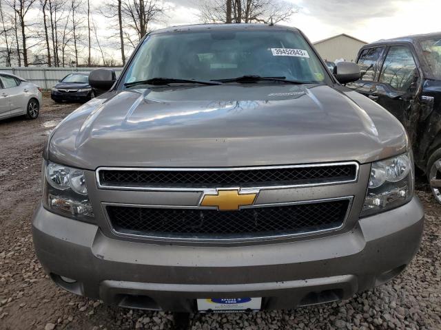 1GNSKJE37BR176237 - 2011 CHEVROLET SUBURBAN K GRAY photo 5